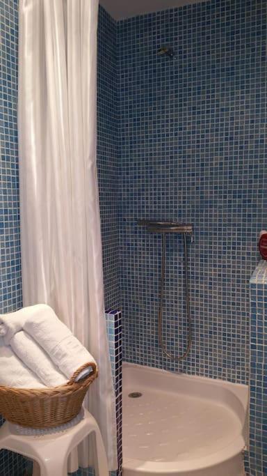 Seafront Apartment With Open-Air Heated Pool フエンヒロラ エクステリア 写真