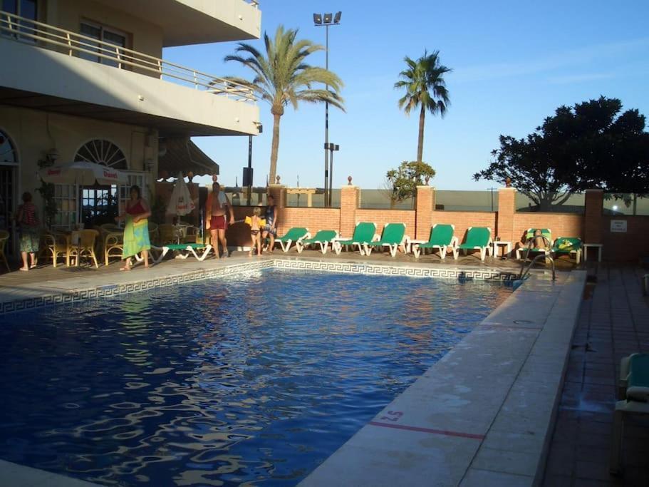 Seafront Apartment With Open-Air Heated Pool フエンヒロラ エクステリア 写真